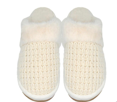 White C C Waffle Knit Slippers M/L