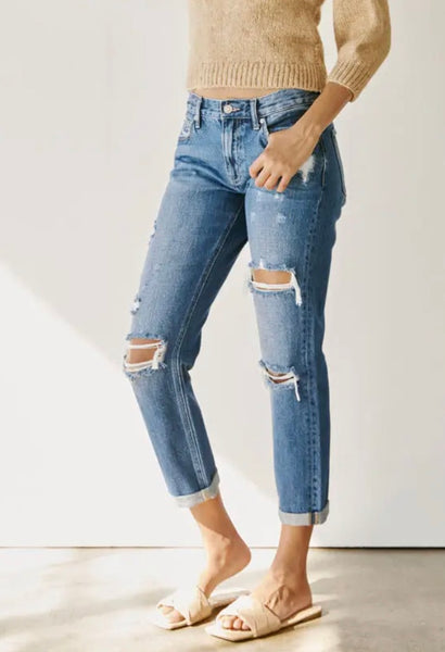 Mid rise classic KanCan distressed jean