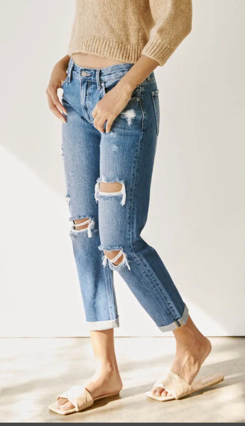 Mid rise classic KanCan distressed jean