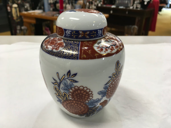 Vintage Imari Japanese rust blue ginger jar preowned